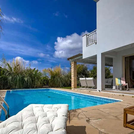 Villa Ezoria Escape *
