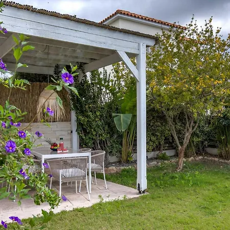 Ezoria Escape Villa